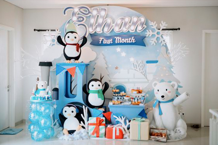 Decoração de aniversário com ursos polares e pinguins