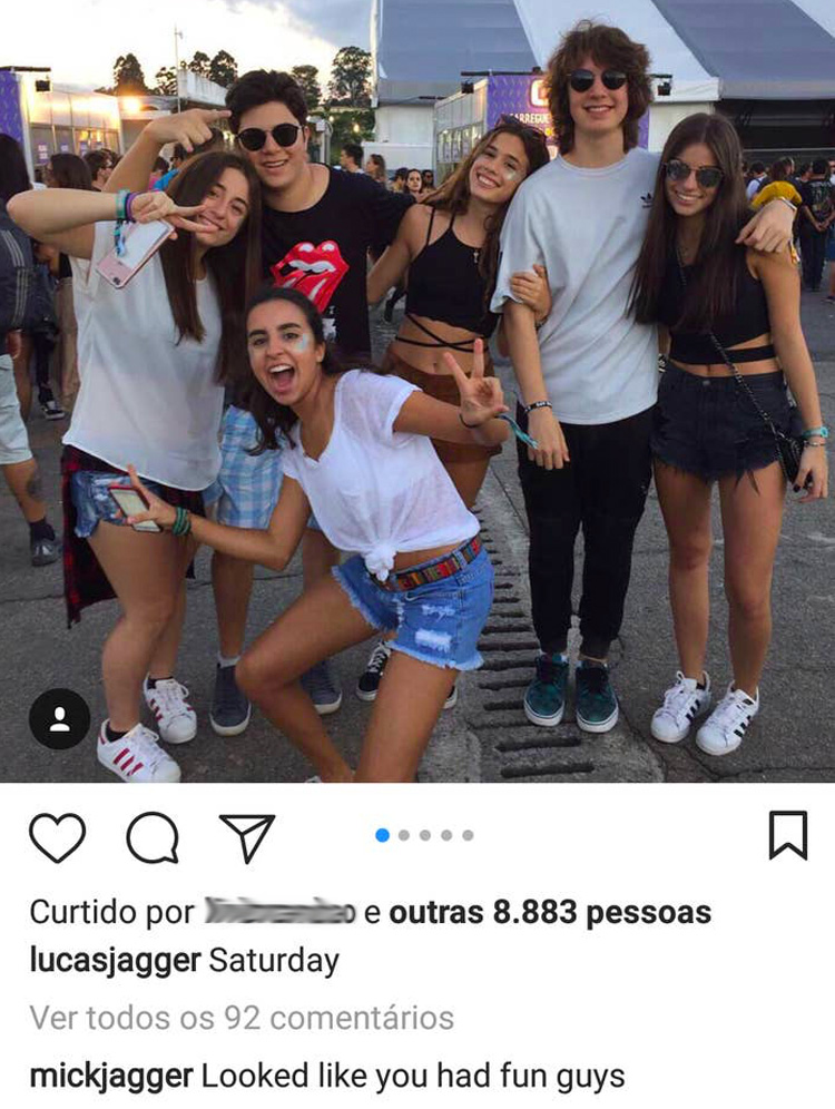 Comentários do pai de Lucas Jagger na foto do filho com seus amigos no festival de música Lollapallooza It Mãe