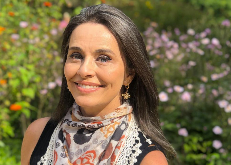Famosas com cabelos brancos Carla Vilhena It Mãe