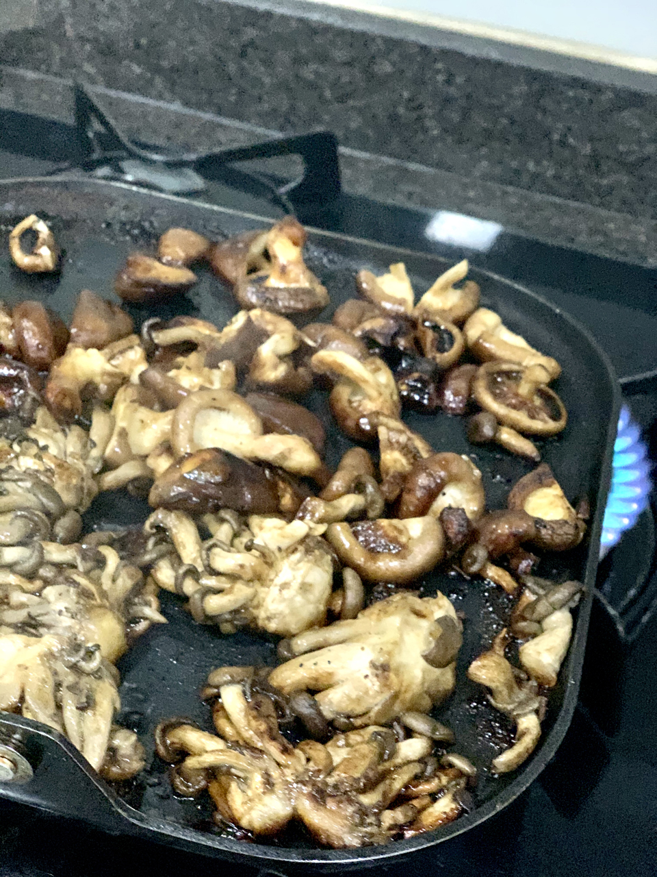 Shiitake e shimeji na chapa delicioso e rapidinho It Mãe