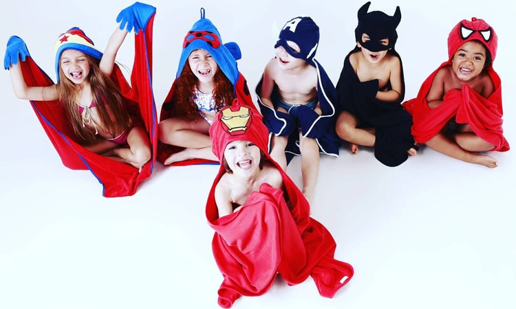 Toalhas de super heróis para um banho sem choro - It Mãe