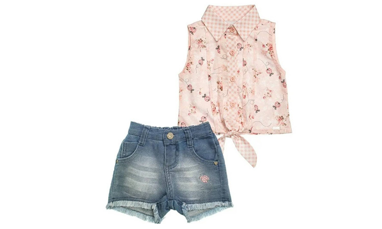 Lookinhos com a cara do verão 
 Regata rosa e shorts jeans Rique Baby Store - It Mãe