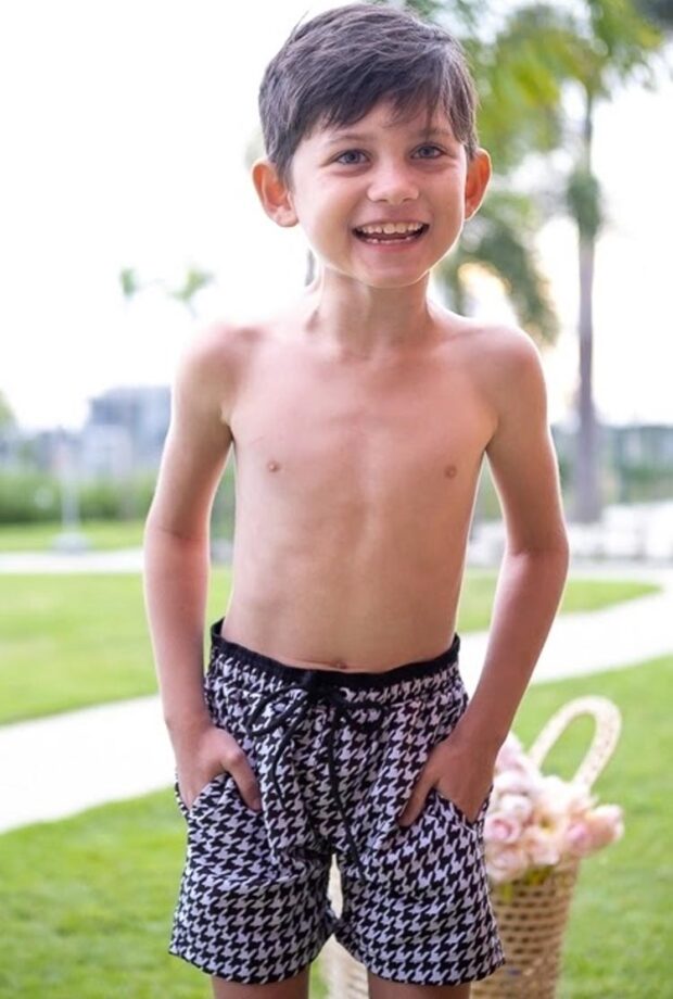 Short preto e branco Lookinhos para praia e piscina Planet Beach Brasil - It Mãe