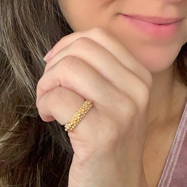  Anel Queen of the House para look de ano novo - Vila das Joias e It Mãe