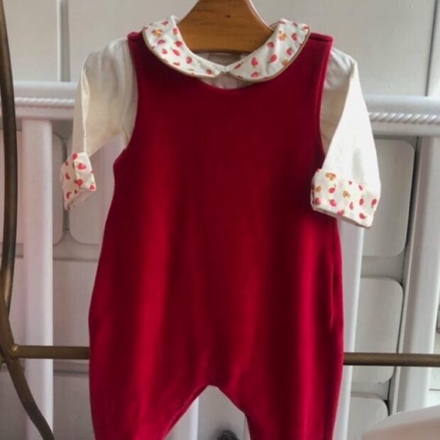 Salopete vermelha Cores mais usadas na saída maternidade do bebê - It Mãe